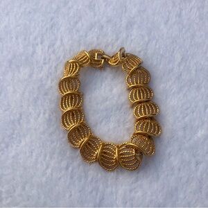 Vintage 1990 Napier Vanity Fair Gold Tone Rope Twist Open Work Bracelet